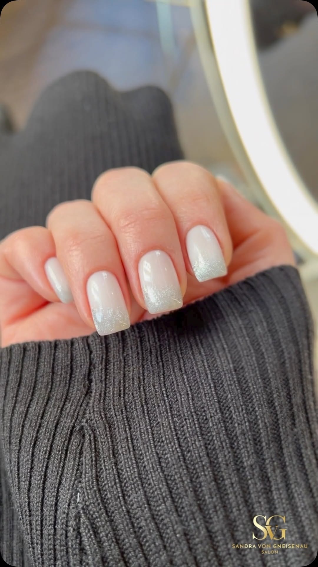 Neues Jahr, neue Trends!  Glitzernde Nägel sind DER Hingucker für 2025 – mini...